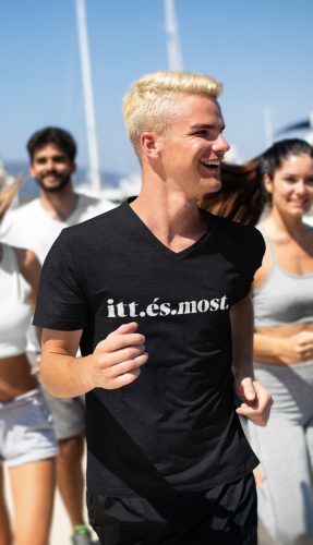 itt.és.most. póló