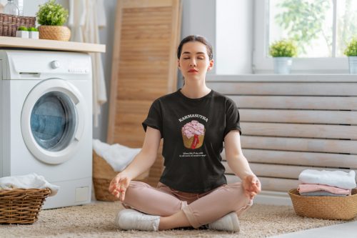 Karmasutra a szennyesben is póló