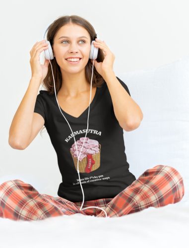 Karmasutra a szennyesben is póló