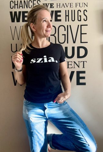 szia. póló