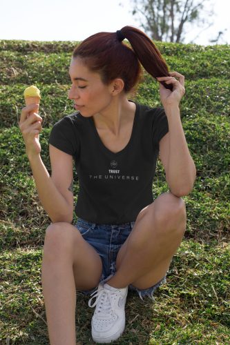 Trust the Universe minimál póló