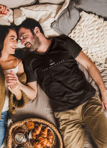 Trust the Universe minimál póló